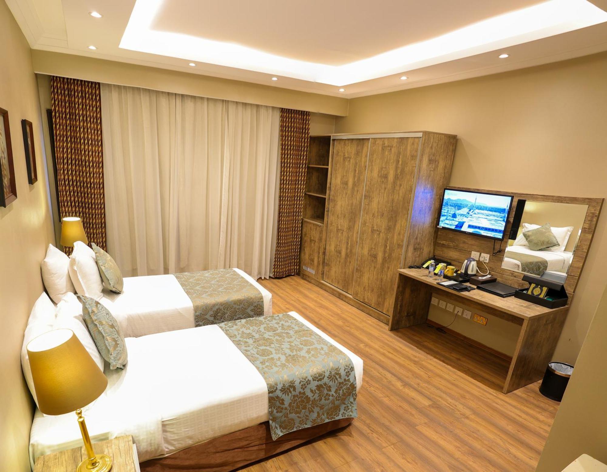 होटल Al Ansar Golden Tulip